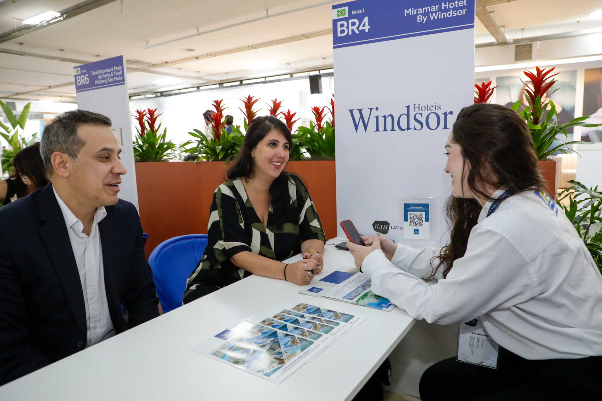 Renato Cunha e Bianca Rodrigues, da Rede Windsor, com Ana Azevedo, M&E Renato Cunha e Bianca Rodrigues, da Rede Windsor, com Ana Azevedo, M&E