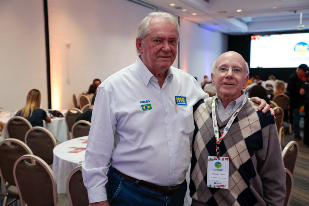Roy Taylor, do M&E, e Drausio Tabuso, da D. Tabuso Turismo