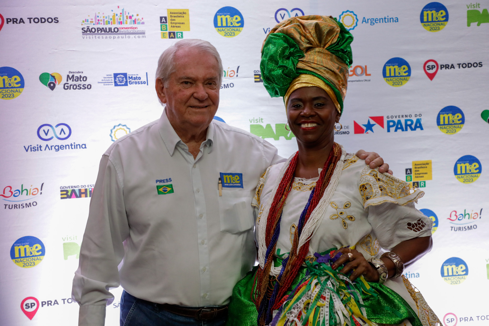 Roy Taylor, do M&E, e Marly Trindade, da Setur-BA Roy Taylor, do M&E, e Marly Trindade, da Setur-BA