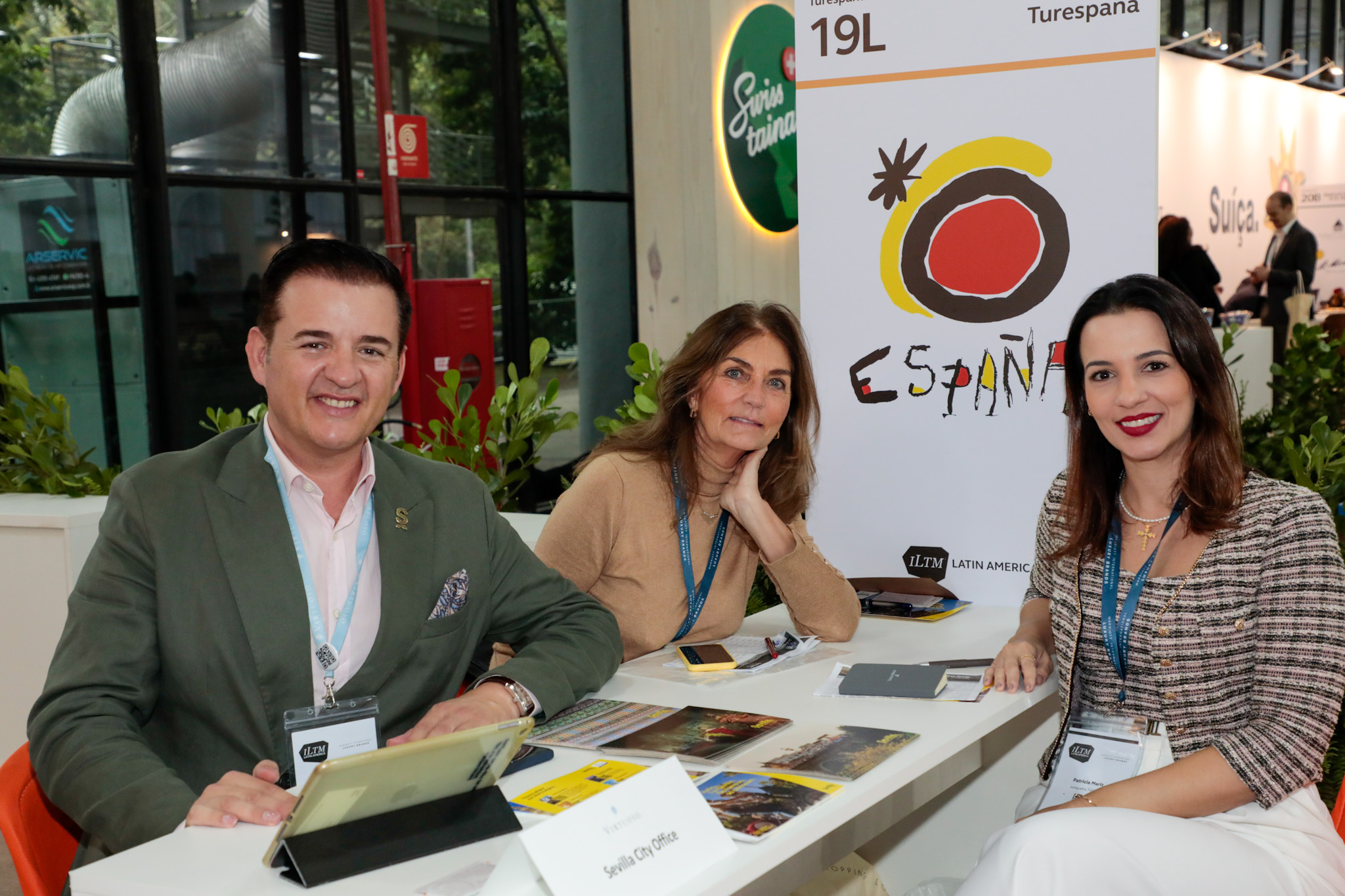 Santi Garcia-Dils e Elvira Viedma, do Turespaña, com Patrícia Mariz, da Junqueira Turismo