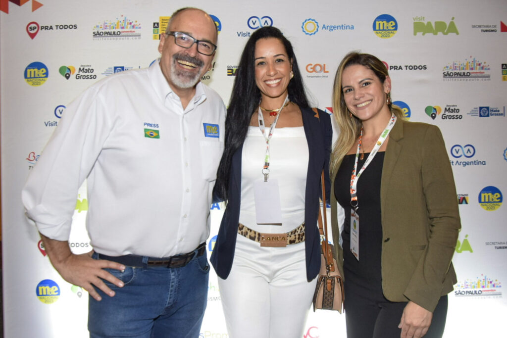 Sérgio Gouvea, da Promo, com Kelly Oliveira e Aline Moretto, do Visite São Paulo Sérgio Gouvea, da Promo, com Kelly Oliveira e Aline Moretto, do Visite São Paulo
