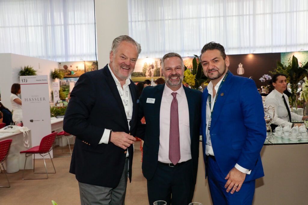 Simon Mayle, da ILTM entre Robert-Jan Woltering, da De L’Europe Amsterdam e David Klanni, do Sofitel Legend Casco Viejo