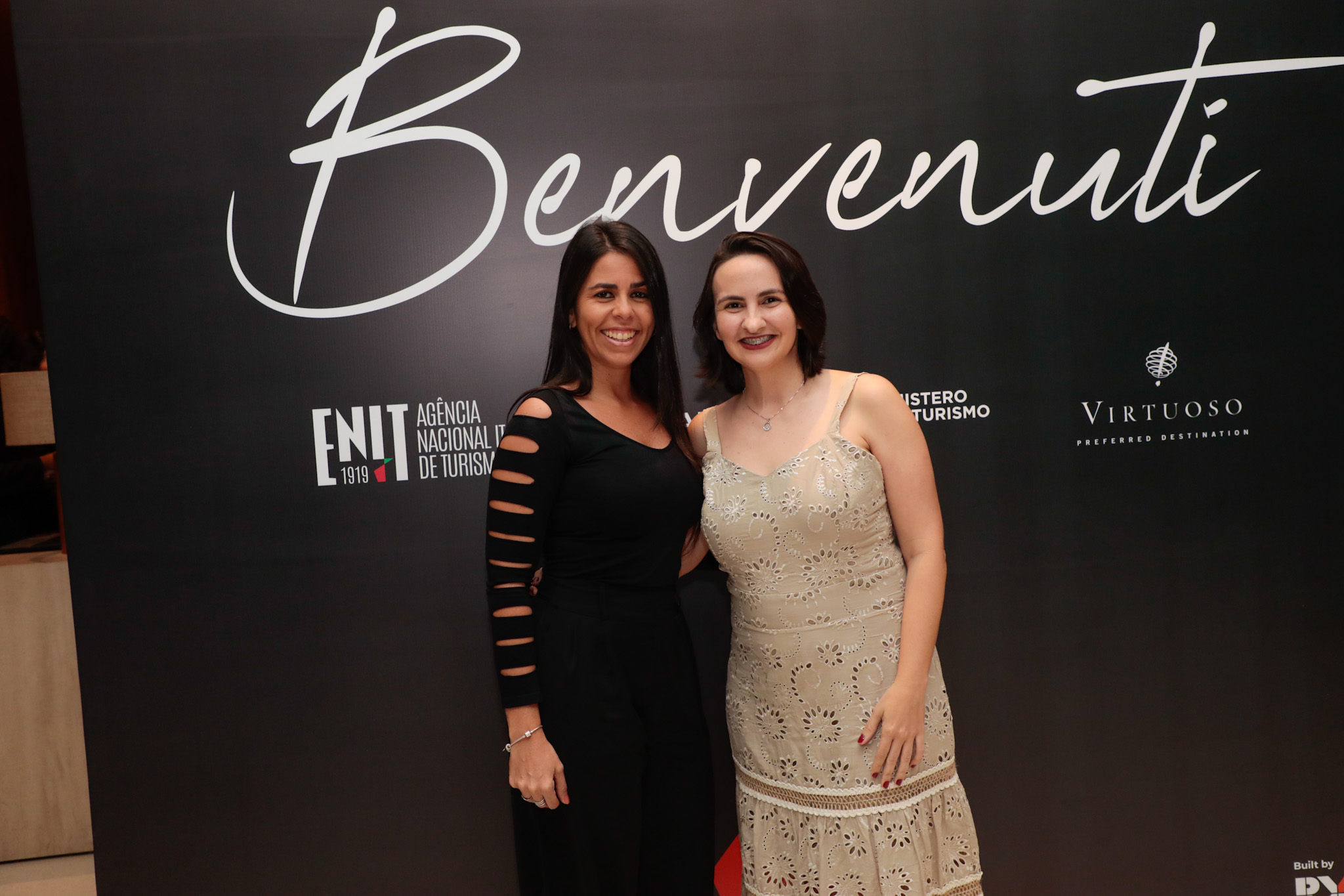 Tatiana Costa e Vivi Ferreira, da Setur-RN Tatiana Costa e Vivi Ferreira, da Setur-RN