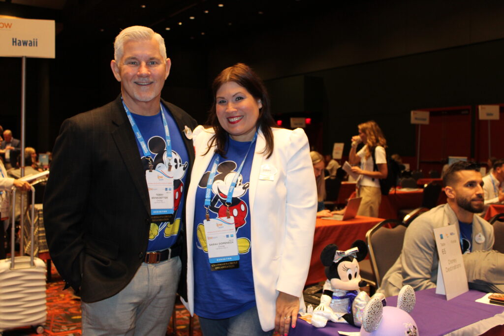 Terry Brinkoetter e Sarah Domenech, da Disney