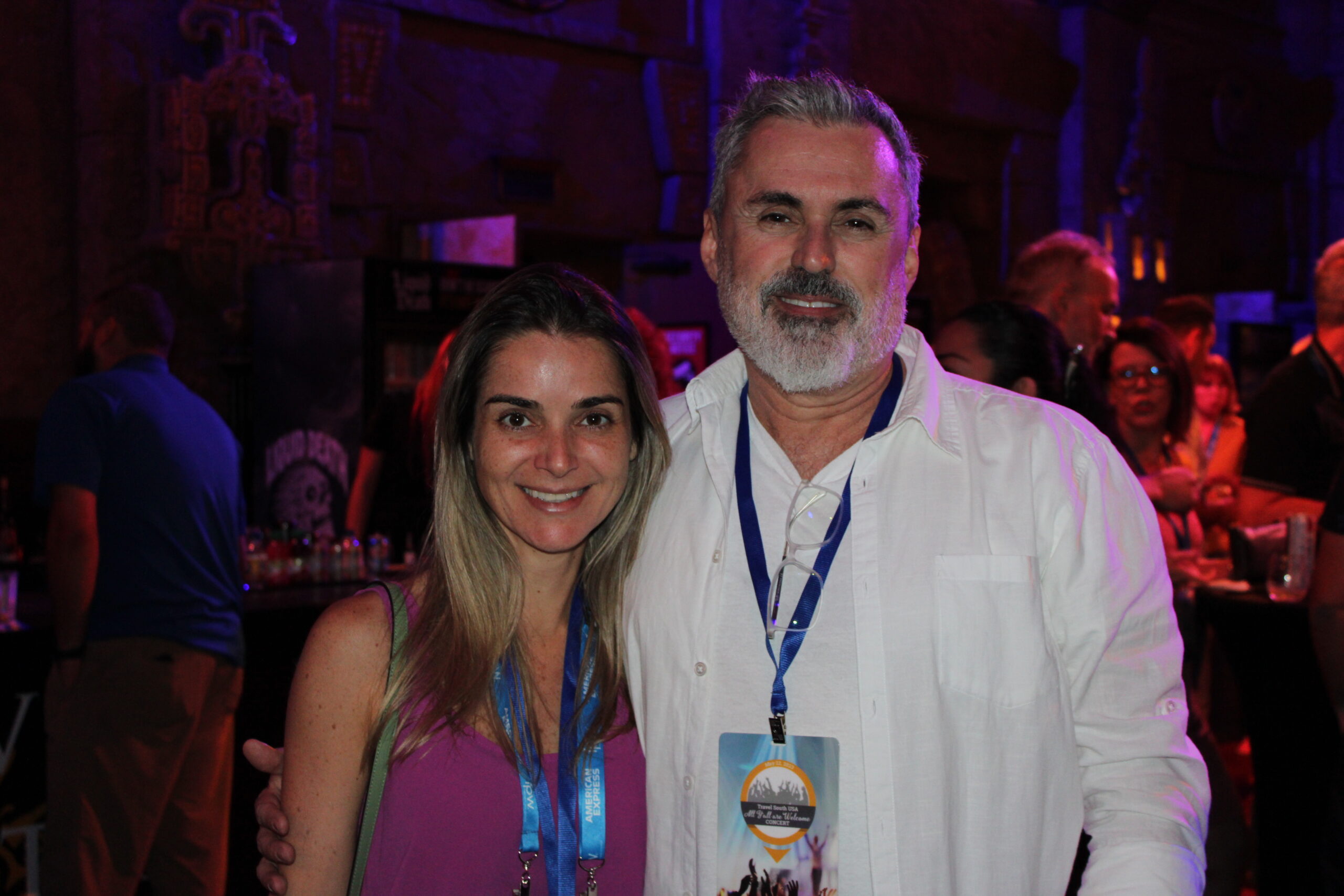 Thais Machado, da FRT, com Allan Colen, do Travel South Thais Machado, da FRT, com Allan Colen, do Travel South