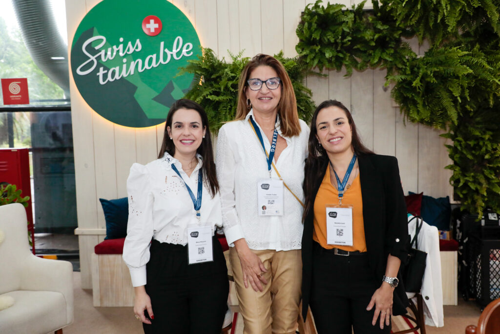 Vanda Catão, de Lucerne Tourism & Hotel entre Mara Pessoa e Natália Leal, do Turismo da Suíça