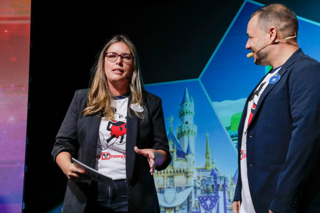 Manoela Gentil e Luiz Araujo, da Disney