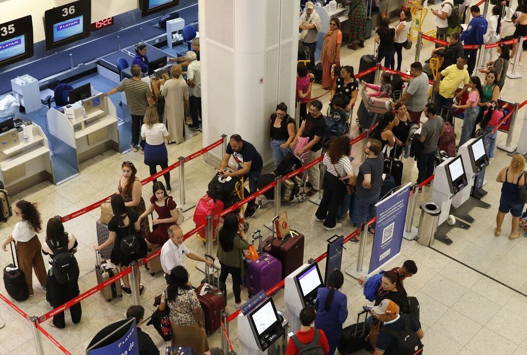 aeroporto sdu passageiros fernando frazão agencia brasil e1683570253865 Viagens aéreas no Brasil crescem mais do que nos Estados Unidos em março, diz Iata