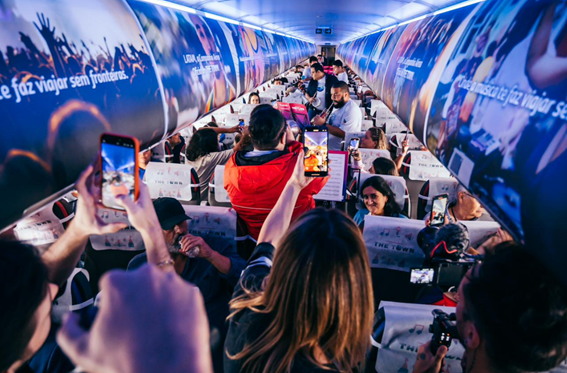 The Town: Latam realiza flashmob durante voo especial com aeronave adesivada The Town: Latam realiza flashmob durante voo especial com aeronave adesivada