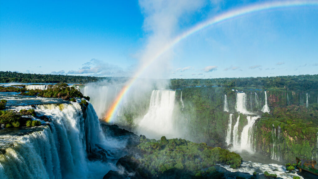 007 – Cataratas do Iguacu Parque Nacional do Iguaçu supera 1 milhão de visitantes em julho e bate recorde de brasileiros