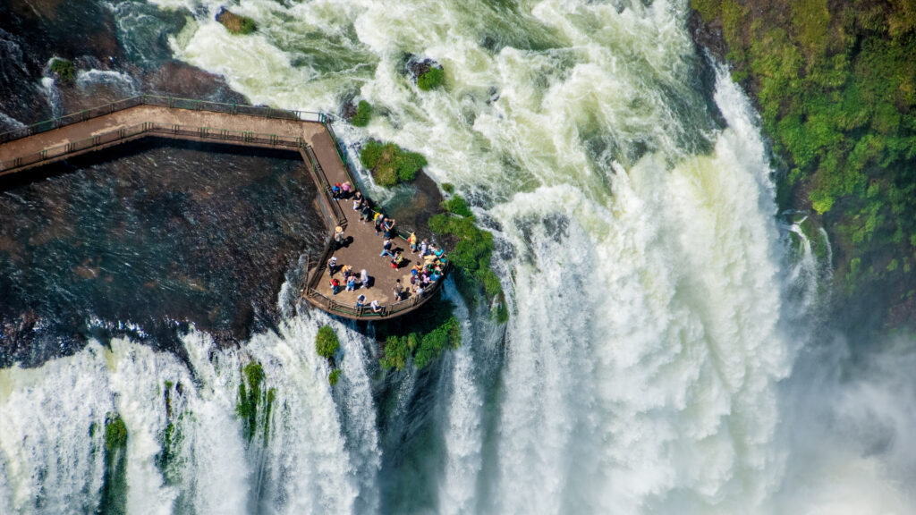 Volume de estrangeiros no Parque Nacional do Iguaçu cresce 70% no primeiro semestre Volume de estrangeiros no Parque Nacional do Iguaçu cresce 70% no primeiro semestre