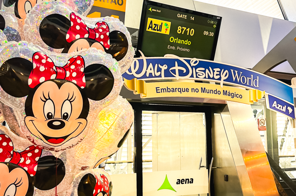 Disney faz ativação especial em inauguração de voos da Azul entre Recife e Orlando Disney faz ativação especial em inauguração de voos da Azul entre Recife e Orlando