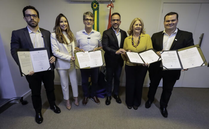 Governo de Alagoas assina Termo de Fomento de R$ 3,5 milhões para o turismo 1 06 06 23 Assinatura Termo de Fomento Fotos Thiago Sampaio 03 scaled e1686156012263 Governo de Alagoas assina Termo de Fomento de R$ 3,5 milhões para o turismo