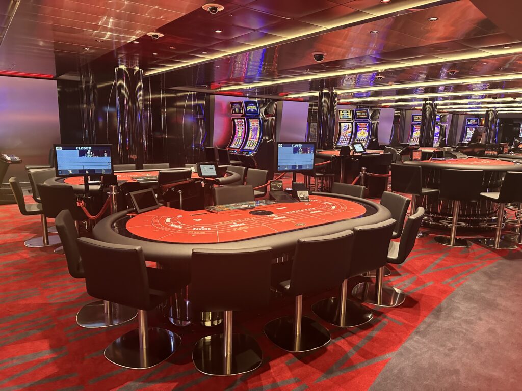Interior do MSC Signature Casino
