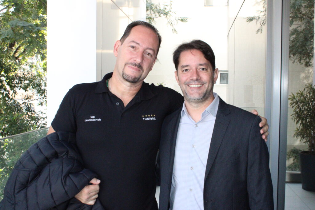 Paulo Santos, da Tunibra, com Diego Lopes, da ITA