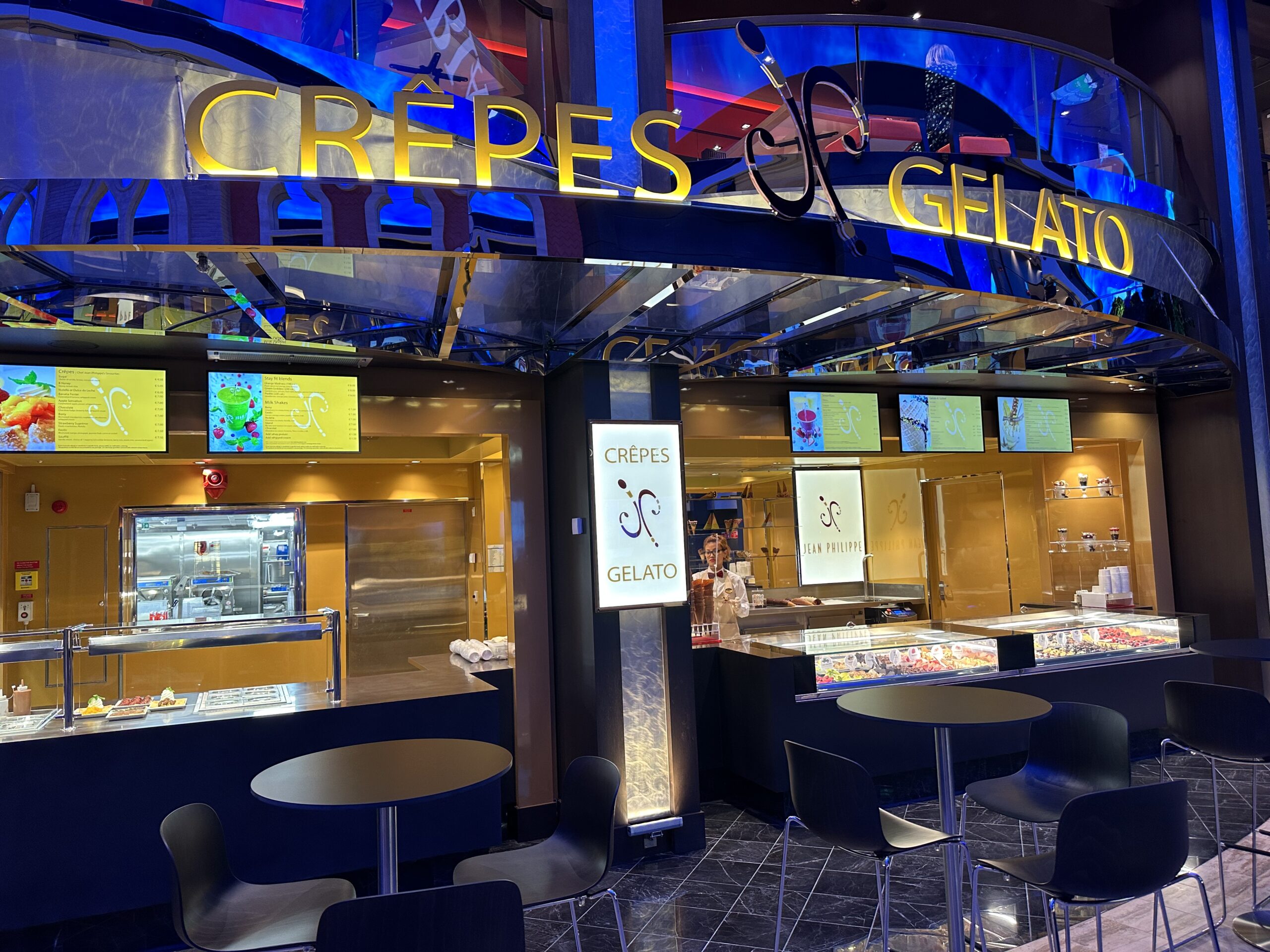 Os crepes e sorvetes do MSC Euribia fazem sucesso Os crepes e sorvetes do MSC Euribia fazem sucesso