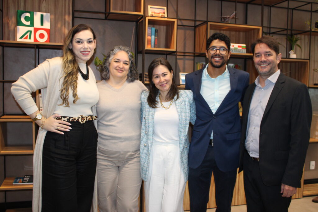 Thais Morilhas, Katia Motta, Carla Marin, Caio Goyano e Diego Lopes, da ITA