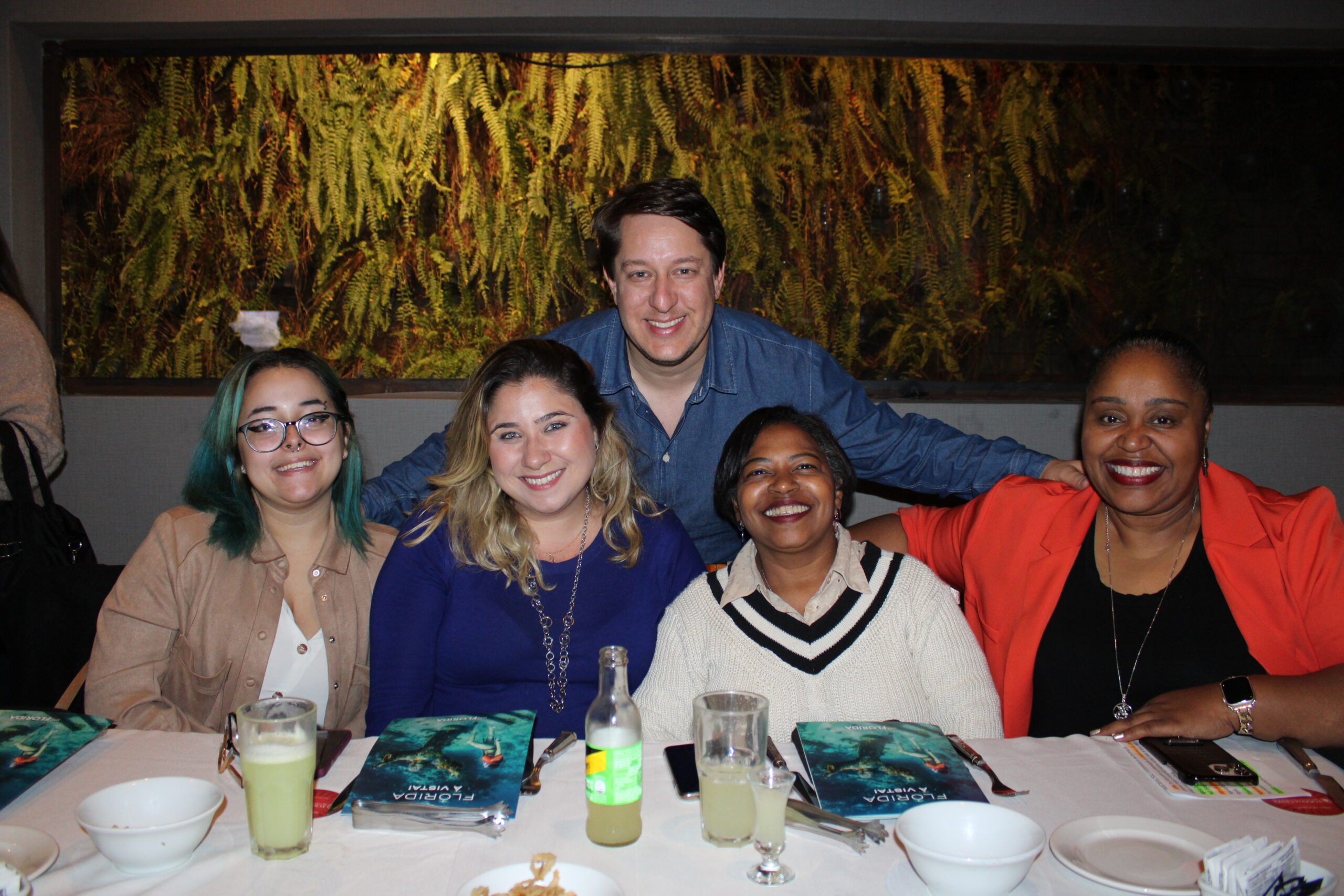 Nicole Moreno, Mariana Sylos, Charles Franken, Silmara Vicente e Georgia Mariano, da Diversa Nicole Moreno, Mariana Sylos, Charles Franken, Silmara Vicente e Georgia Mariano, da Diversa