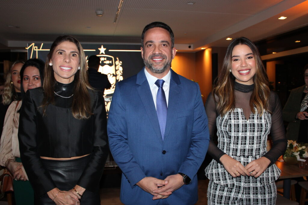 Marina Dantas, primeira dama de Alagoas, Paulo Dantas, governador, e Bárbara Braga, secretária de Turismo de Alagoas