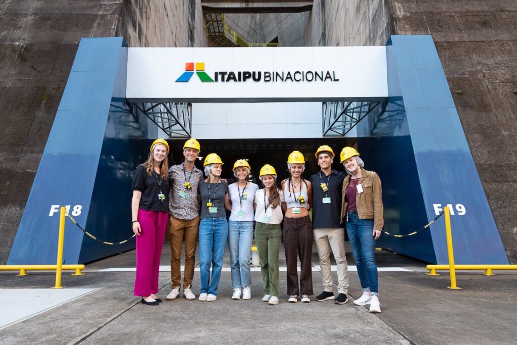 Itaipu Binacional recebe visitas de instituições internacionais Itaipu Binacional recebe visitas de instituições internacionais