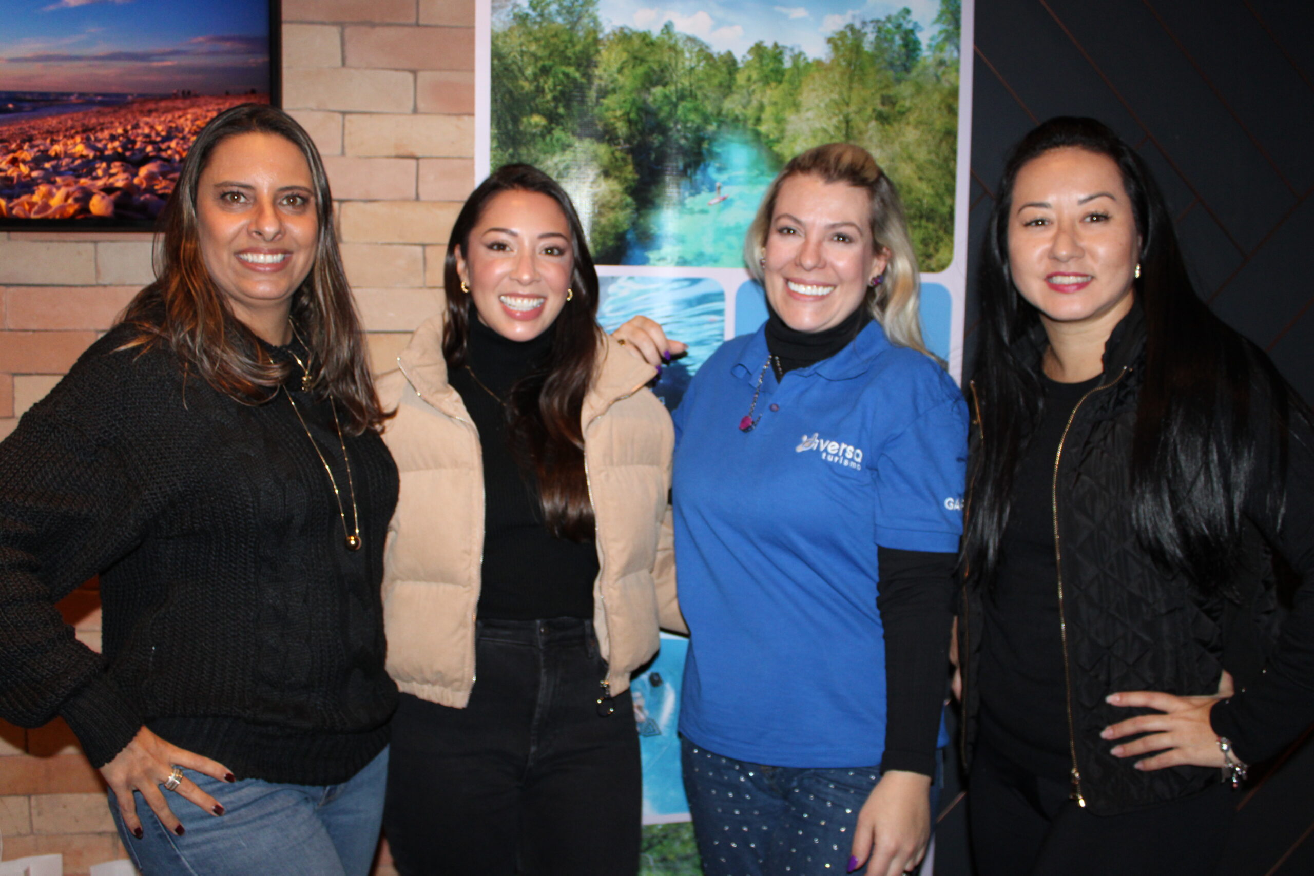 Erika Silva, da Reale Viagens, Thayana Almeida, da 3 Travel, Thaís Orfano, da Diversa, e Jacqueline Hidaka, da Reale Viagens Erika Silva, da Reale Viagens, Thayana Almeida, da 3 Travel, Thaís Orfano, da Diversa, e Jacqueline Hidaka, da Reale Viagens