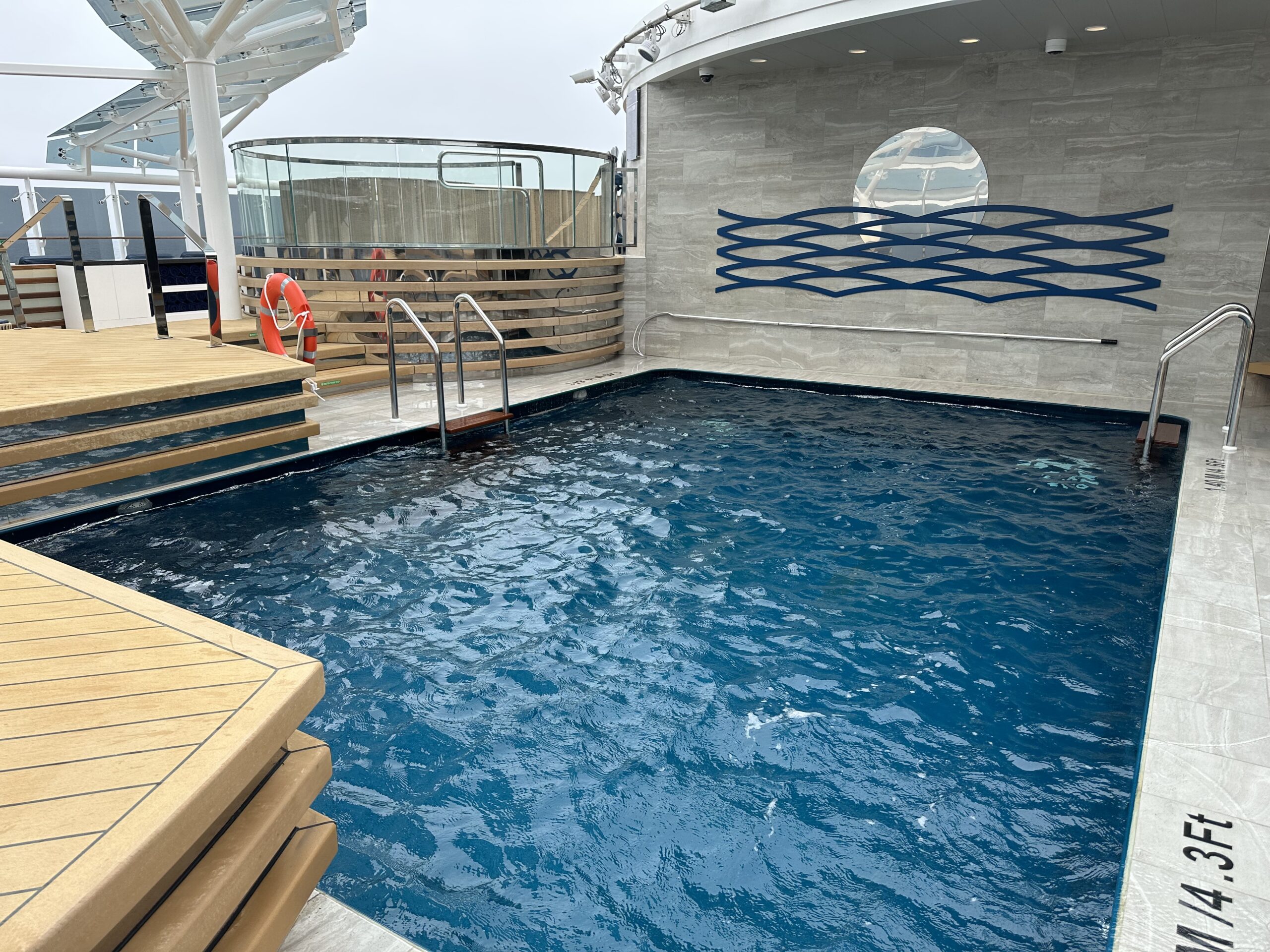 Piscina apenas para hóspedes do Yacht Club Piscina apenas para hóspedes do Yacht Club