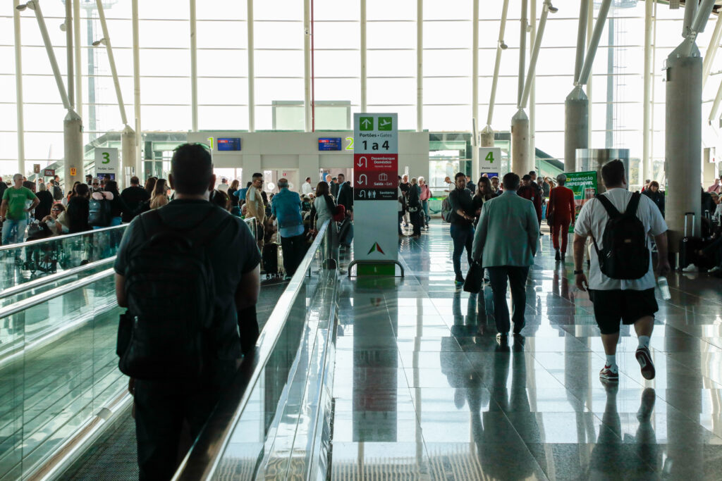 Após alta de 5% em julho, preço das passagens aéreas cai 11,6% em agosto Após alta de 5% em julho, preço das passagens aéreas cai 11,6% em agosto