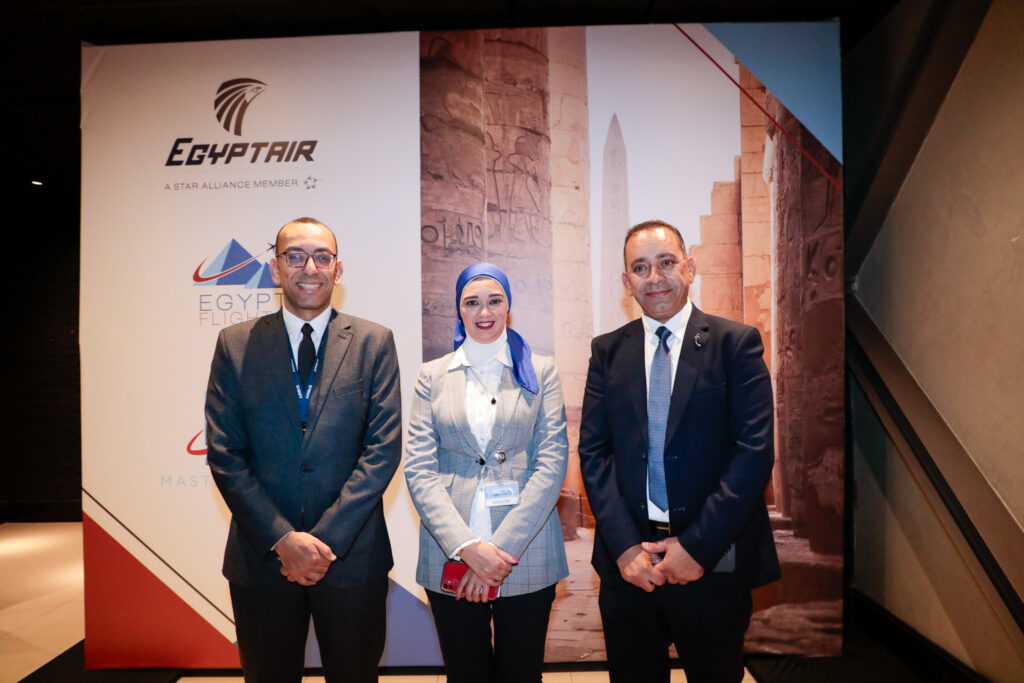 Ahmed Ali, diretor do departamento de Charter, Aya Deia El Din, do departamento de Charter da EgyptAir, e Ahmed Anwer, da Egypt Flights Brasil