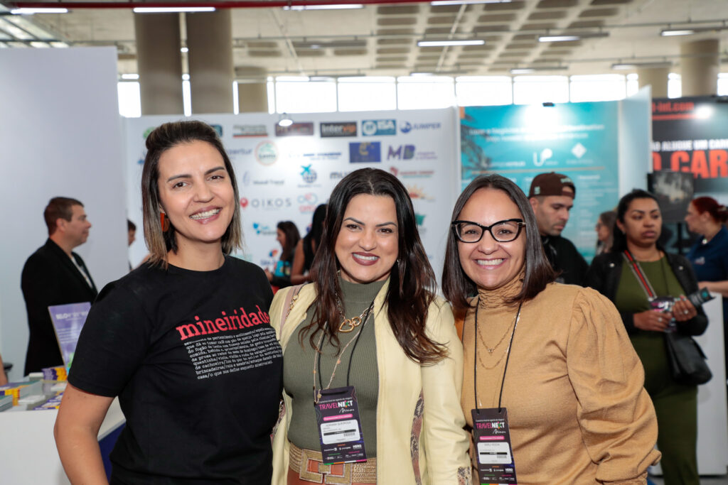 Aline Glaeser, diretora da Travel Next Minas, Adriana Queiroga e Karla Rocha, da Abrasel -MG Aline Glaeser, diretora da Travel Next Minas, Adriana Queiroga e Karla Rocha, da Abrasel -MG