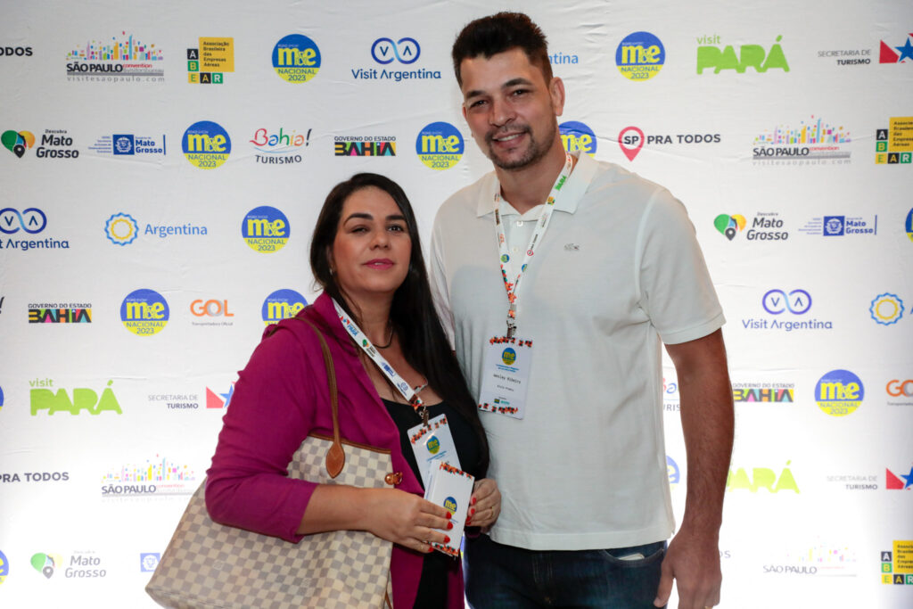 Andrea Barros, e Wesley Ribeiro, da Aisla Premiu Viagem