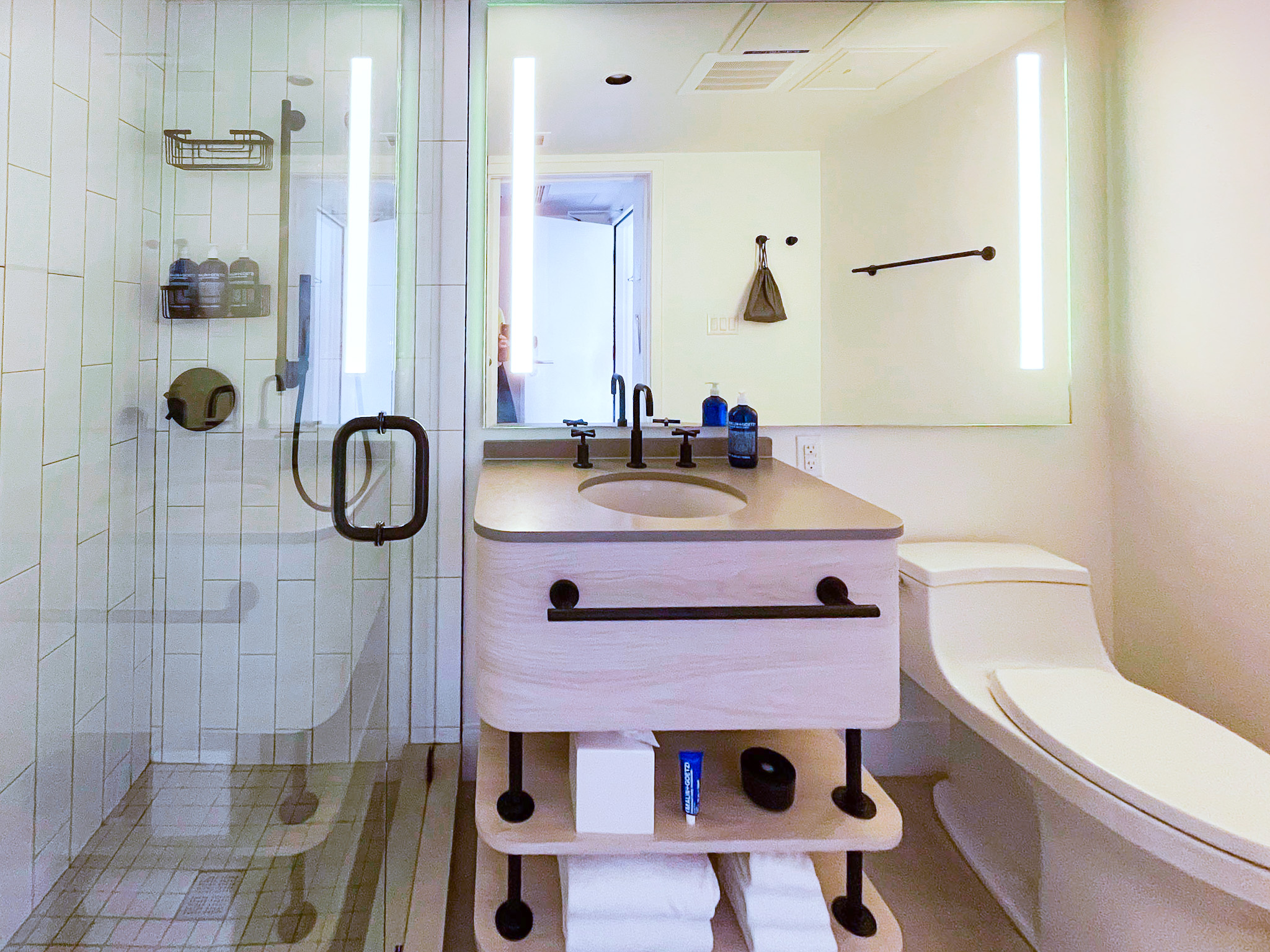 Banheiro do quarto no Greystone Hotel