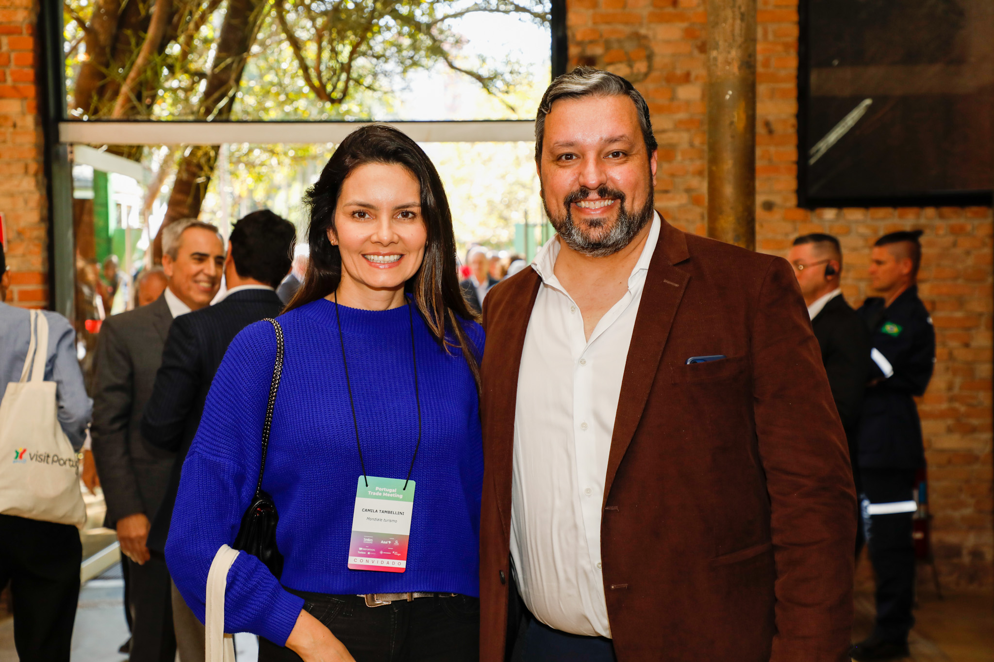 Camila Tambellini, da Mondiale, e Alexandre Mesquita, do Turismo de Portugal Camila Tambellini, da Mondiale, e Alexandre Mesquita, do Turismo de Portugal