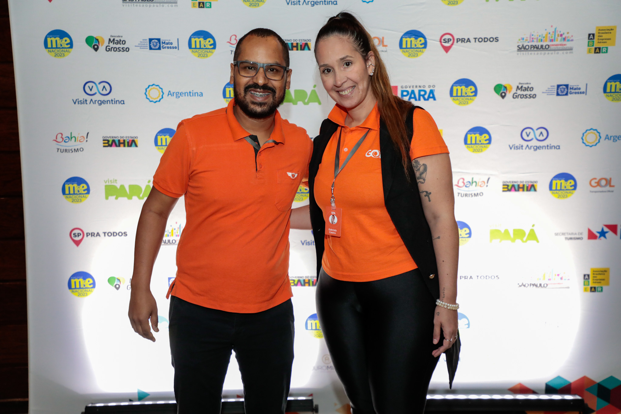 Carlos Henrique e Gabriela Castro, da Gol