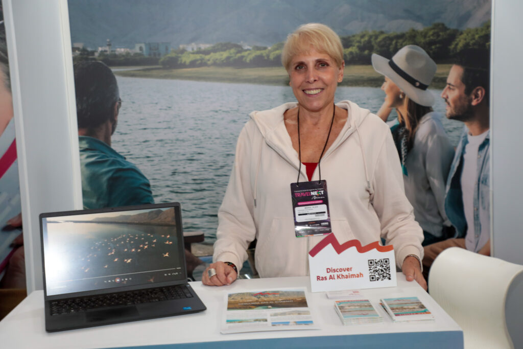 Christina Kler, da Ras Al khaimah Christina Kler, da Ras Al khaimah