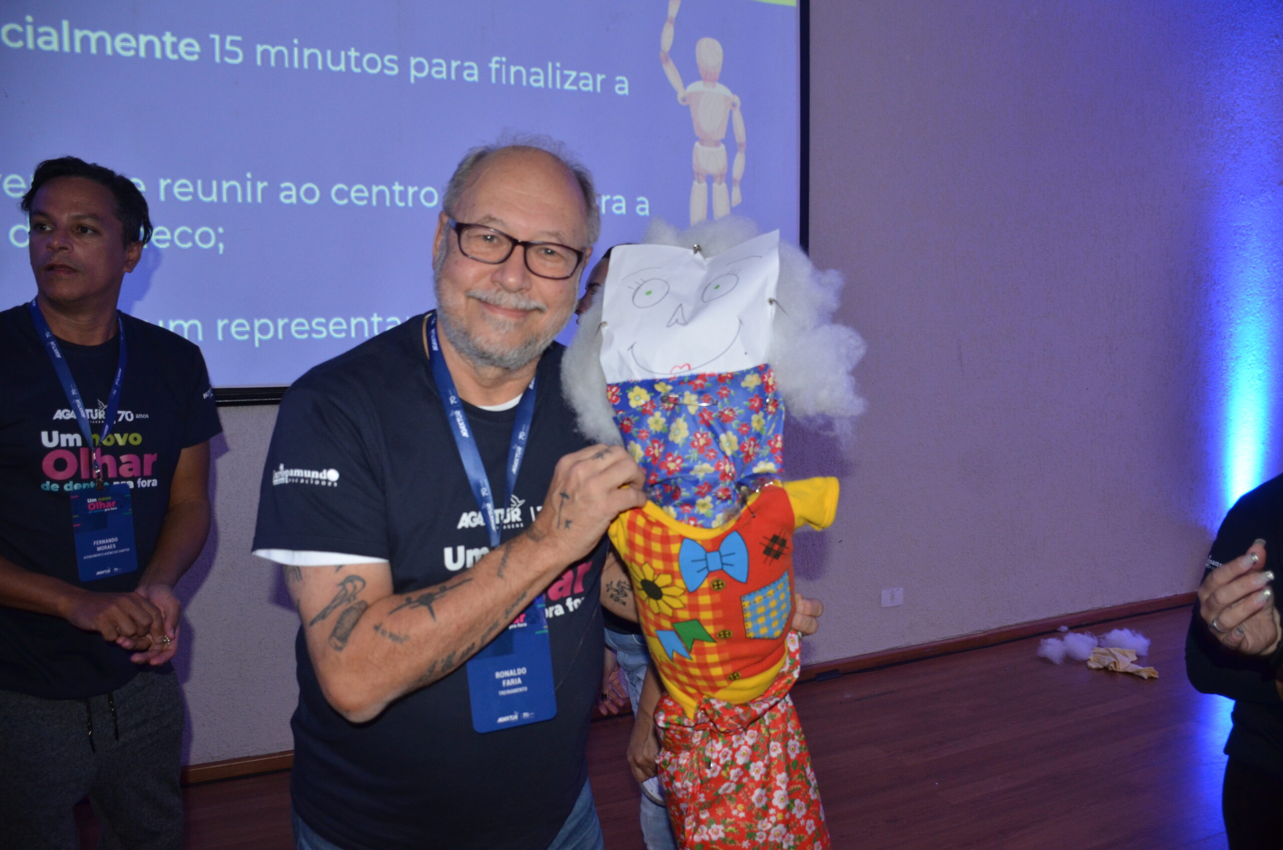 O boneco montado pelos grupos O boneco montado pelos grupos