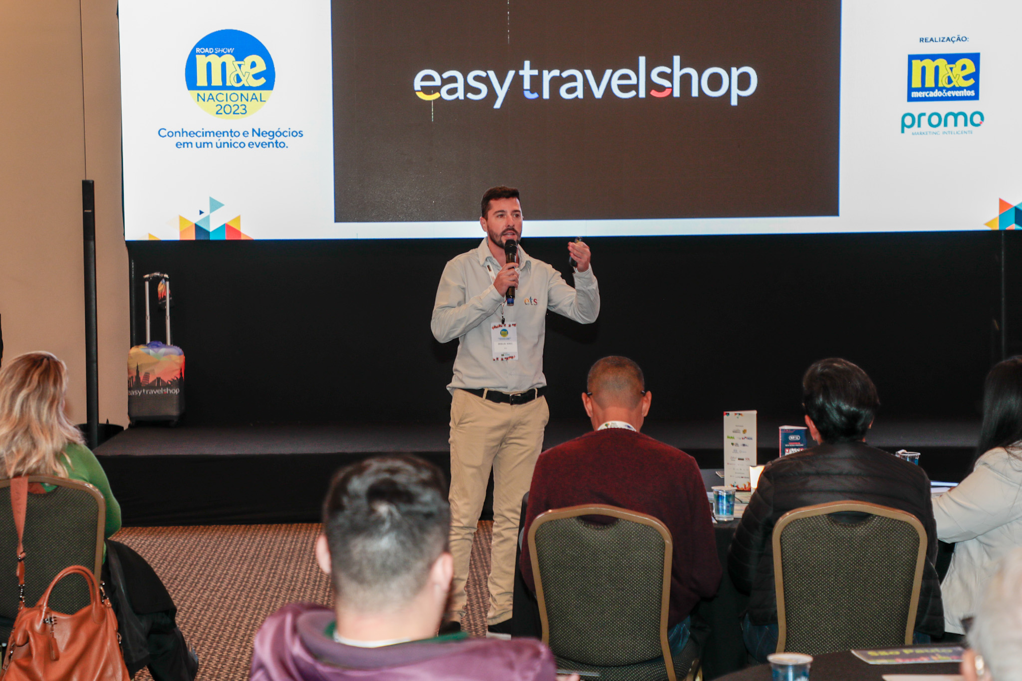 Roadshow M&E: ETS realiza apresentação interativa e se coloca ao dispor dos agentes 1 Douglas Diniz da ETS 5 Roadshow M&E: ETS realiza apresentação interativa e se coloca ao dispor dos agentes
