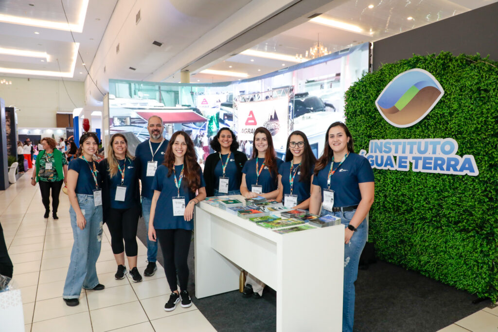 Equipe do Instituto Água e Terra