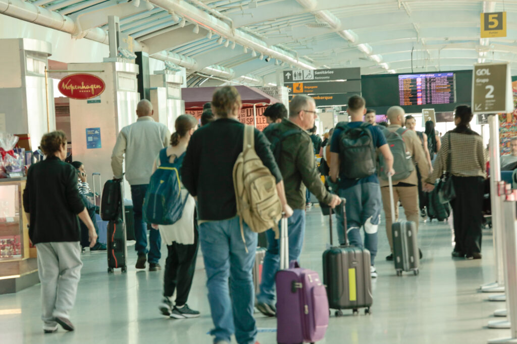 Setor aéreo brasileiro bate recorde histórico com mais de 8 milhões de passageiros em agosto Setor aéreo brasileiro bate recorde histórico com mais de 8 milhões de passageiros em agosto