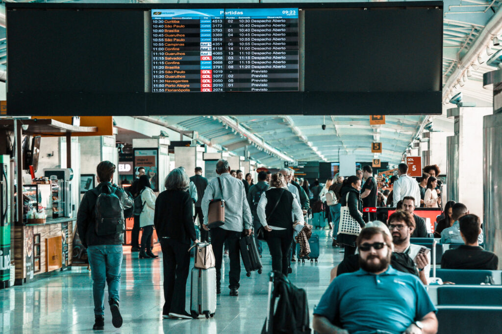 Eric Ribeiro Aeroporto Santos Dumont passageiro Preço da passagem aérea tem queda de 18% em maio
