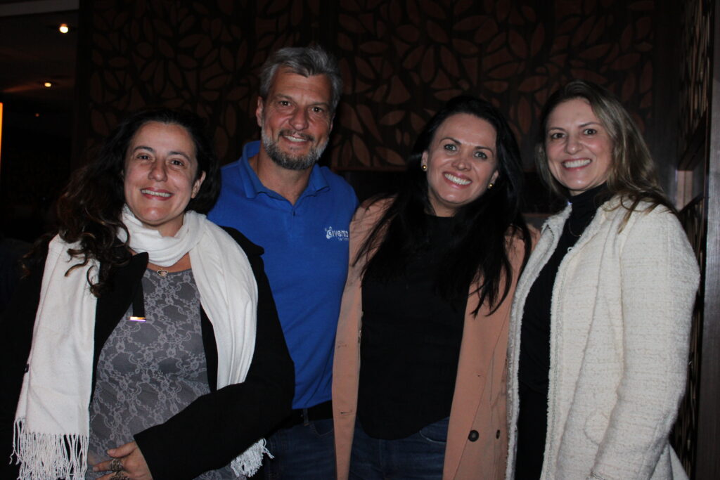 Luciana Gois, da Vida Turismo, Ernesto Rosa, da Diversa, Alline Santos, da Licatour, e Edilaine Merighi, da Surya Viagens