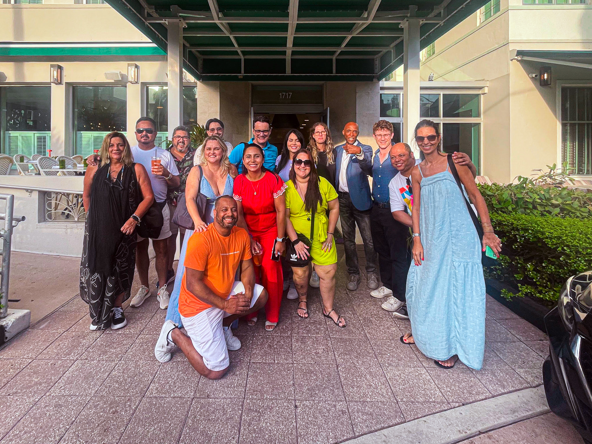 Famtour no Kimpton Surfcomber Hotel