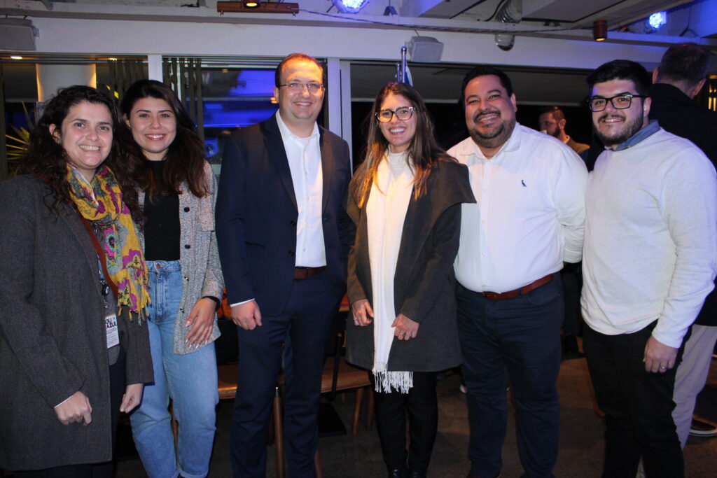 Giuliana Mesquita, Beatriz Fragiacomo, Anderson Serafim, Leticia Schmitz, Vitor Silva e Paulo Biondo, da Azul