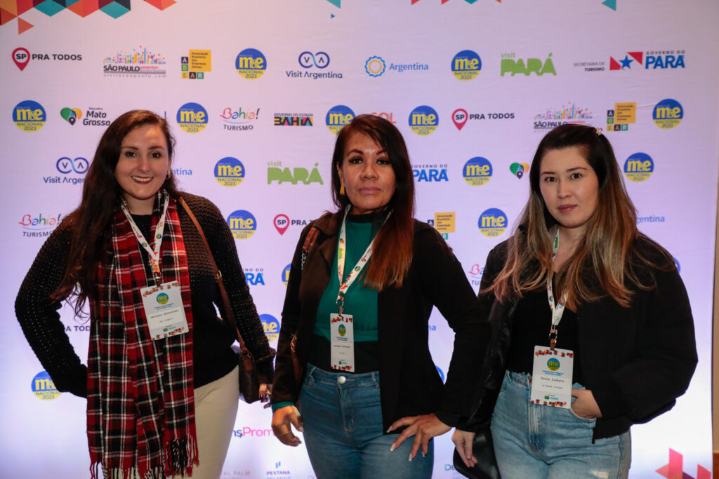 Heloísa Gonçalves, da Ani Viagens, Luciane Ferreira, da CN Tour, e Paula Ivahara, da Le Monde Turismo