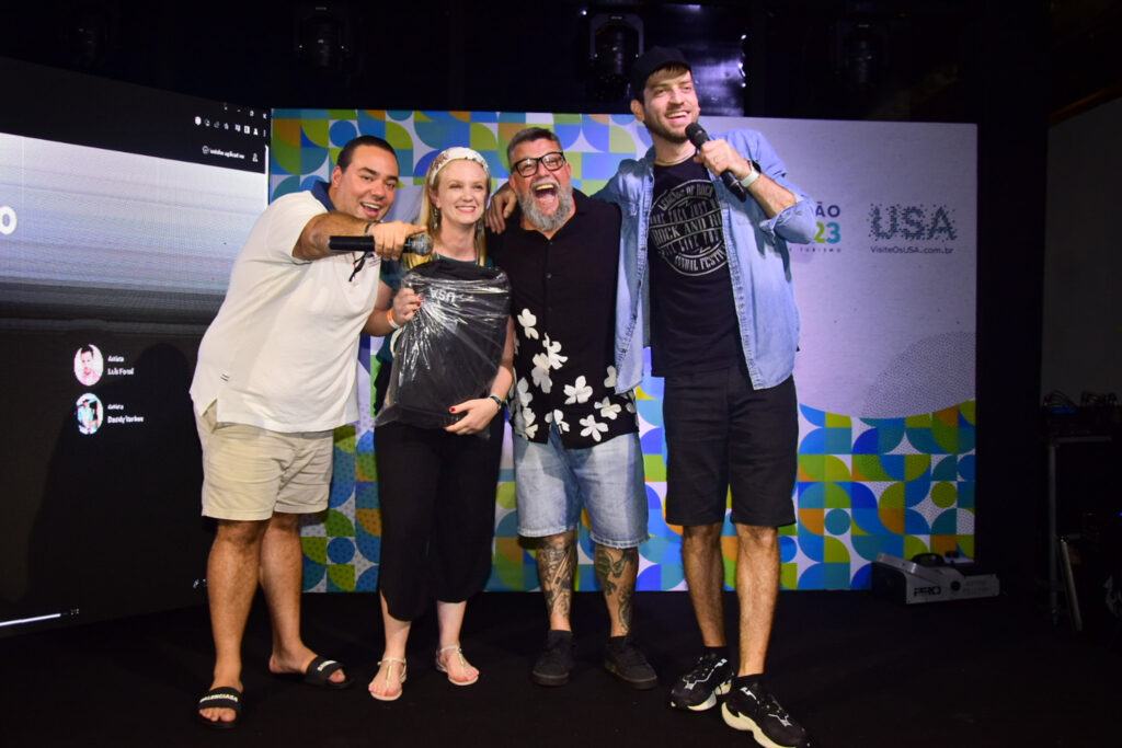 Claudia Fagali, da Fag Viagens e os jurados do concurso de canto da BWT Claudia Fagali, da Fag Viagens e os jurados do concurso de canto da BWT