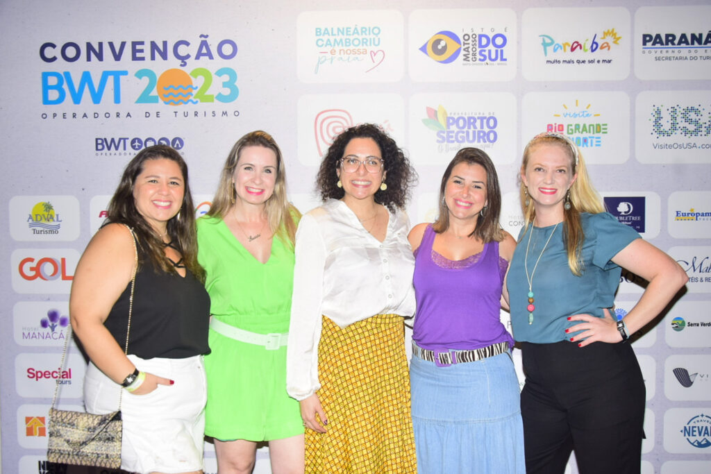 Vivian Francisco, da New Star Tours; Letícia Bernardi, da Mercado das Viagens; Poliana Coelho, Taitrips BR, Melissa Garcia, da Egípcio das Milhas e Claudia Fagali, da Fag Viagens