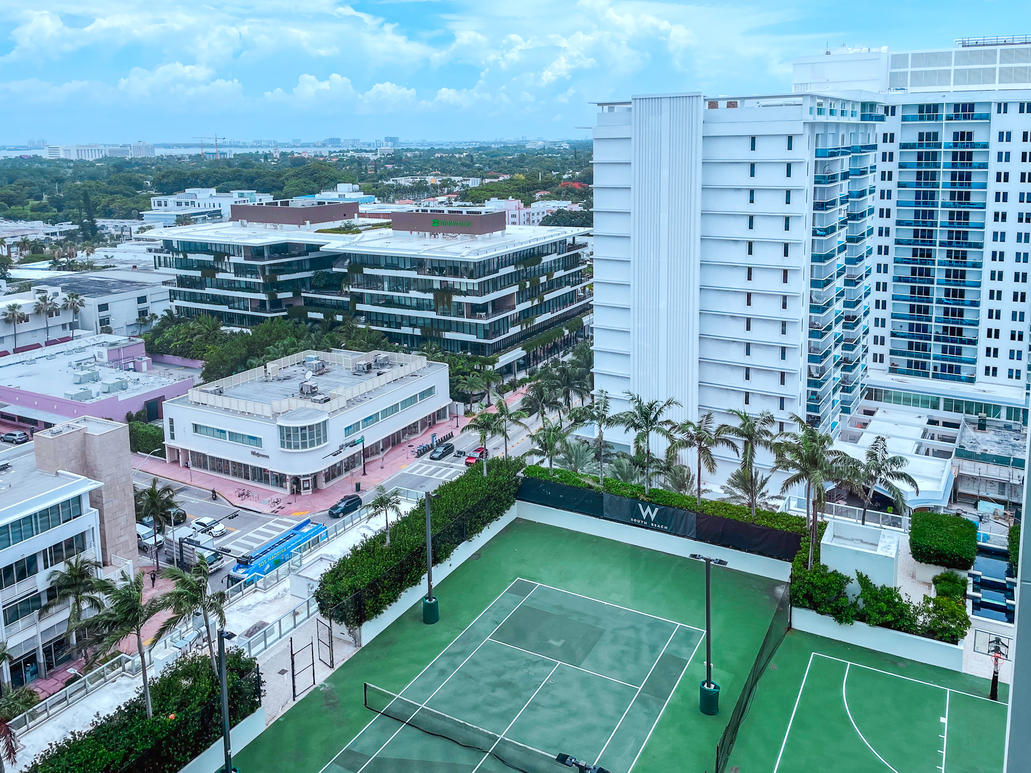 O W South Beach possui quadras poliesportivas