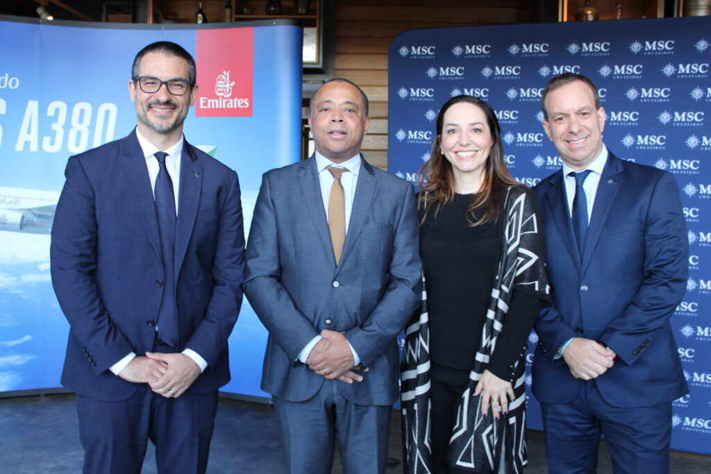 Ignacio Palacios da MSC Stephane Perard e Cibele Brandao. da Emirates e Adrian Ursilli da MSC MSC e Emirates lançam novos pacotes completos no Golfo Arábico para 150 agentes; veja fotos