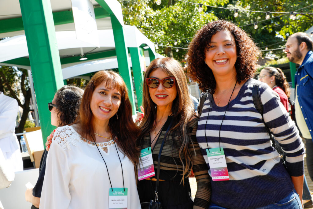 Jamila Awad, da Mila Tour Viagens, Tereza de Fátima, do Mediterrâneo Agência de Viagens, e Ingrid Azenha, da Valtur Experience