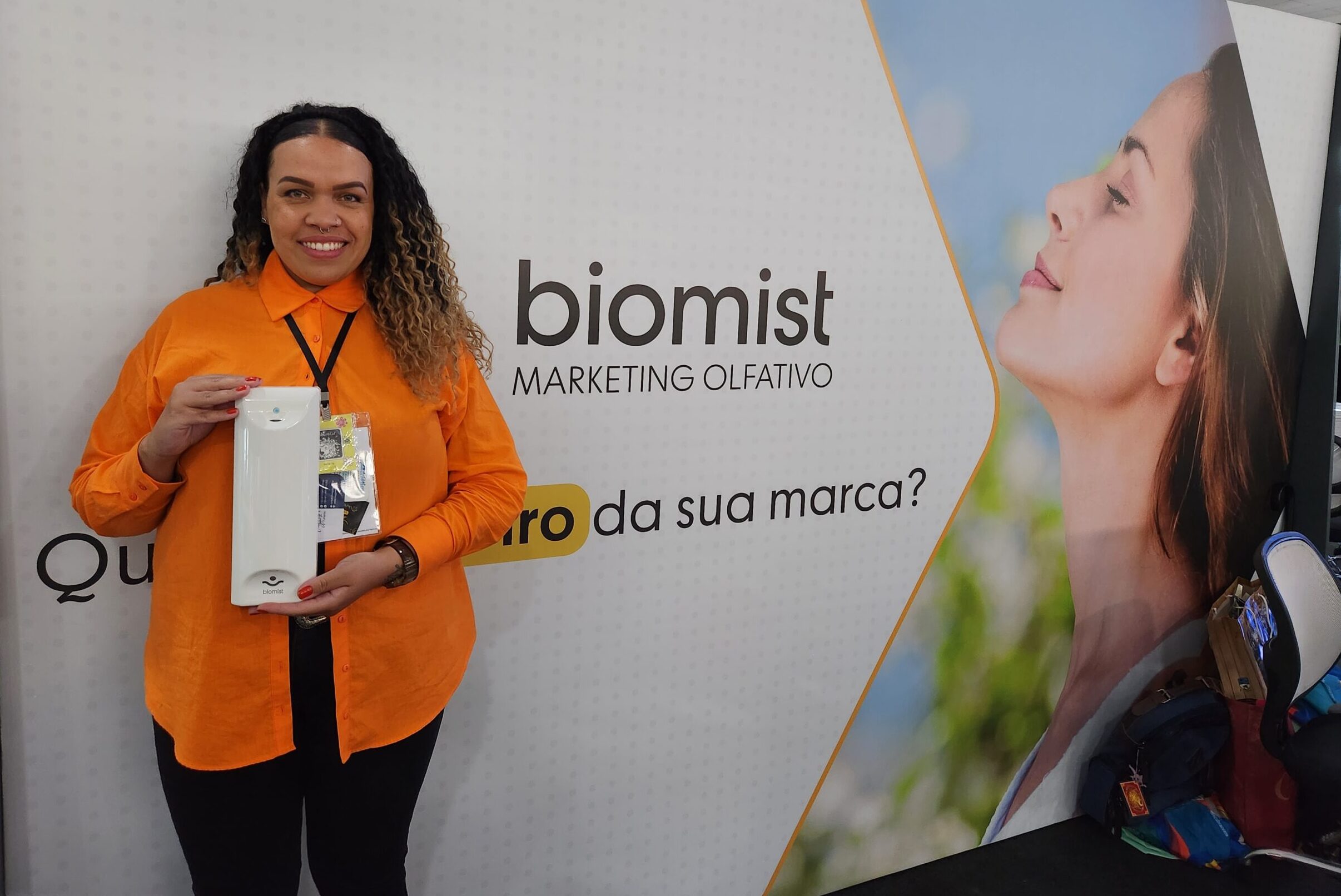 Jessica Oliveira setor comercial da Biomist scaled e1686851985468 Biomist inova com Marketing Olfativo na Expo Turismo Paraná
