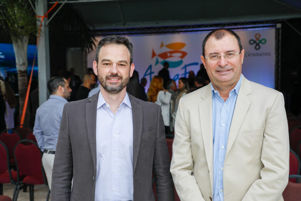 Leandro Ribas, gerente do Parque Vila Velha e Rinaldo Horst, da Tucumann Engenharia Leandro Ribas, gerente do Parque Vila Velha e Rinaldo Horst, da Tucumann Engenharia